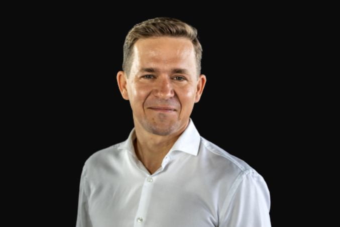 MACIEJ ZAKRZEWSKI ALFA BOND KOHLHAUER MACIEJ ZAKRZEWSKI ALFA BOND KOHLHAUER