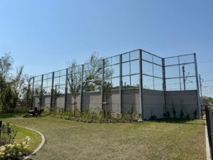 Scorsa przy Oliwskiej przezroczyste ekrany SCORSA w Warszawie